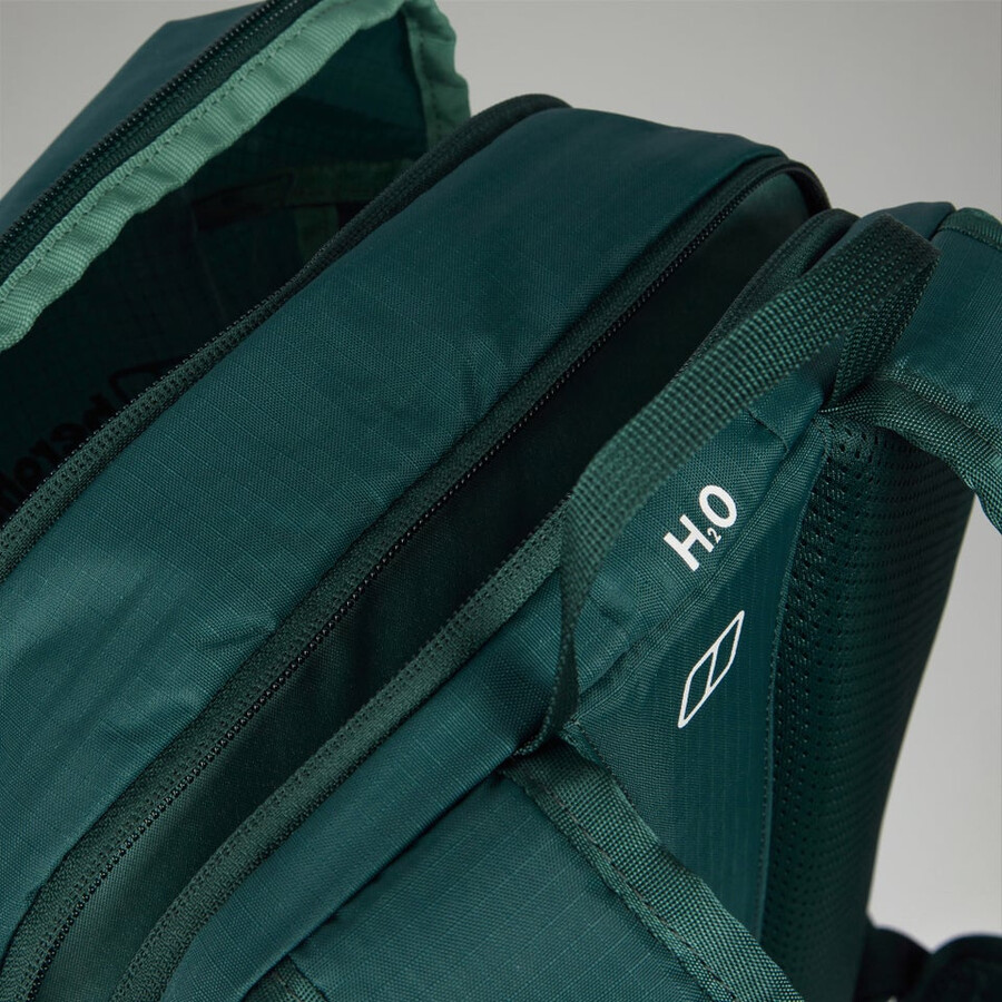 unisex 247 365 u18 rucksack - green berghaus